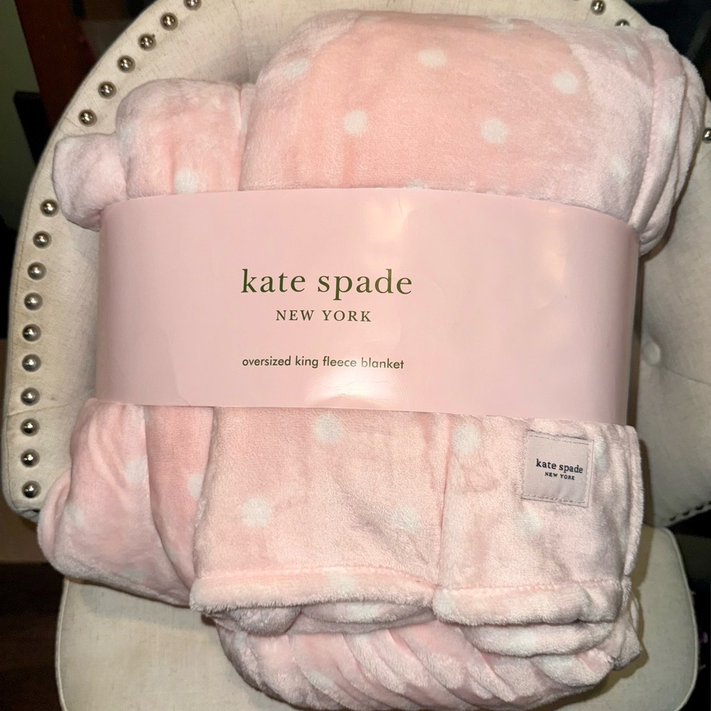 Kate Spade Oversized Pink Polka Dot King Fleece Designer Blanket Gift!